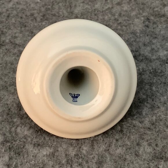 Vintage 1877 GDR Porcelain Ring Holder - Picture 3 of 4